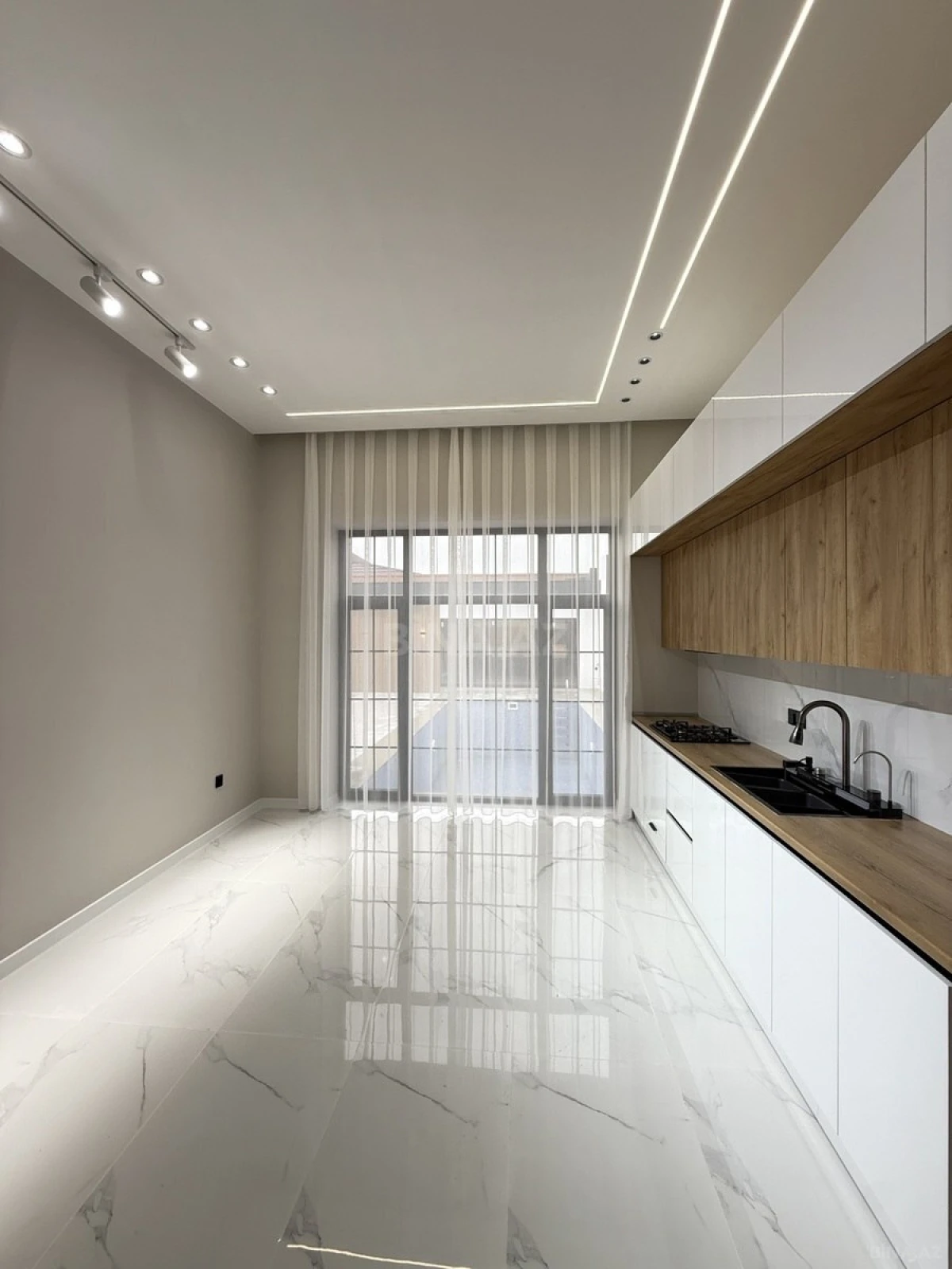 Satılır 4 otaqlı həyət evi 170 m²