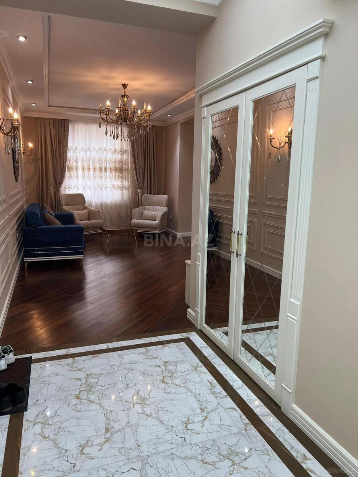 Kirayə verilir 2 otaqlı mənzil 91 m²
