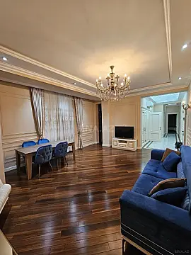 Kirayə verilir 2 otaqlı mənzil 91 m²