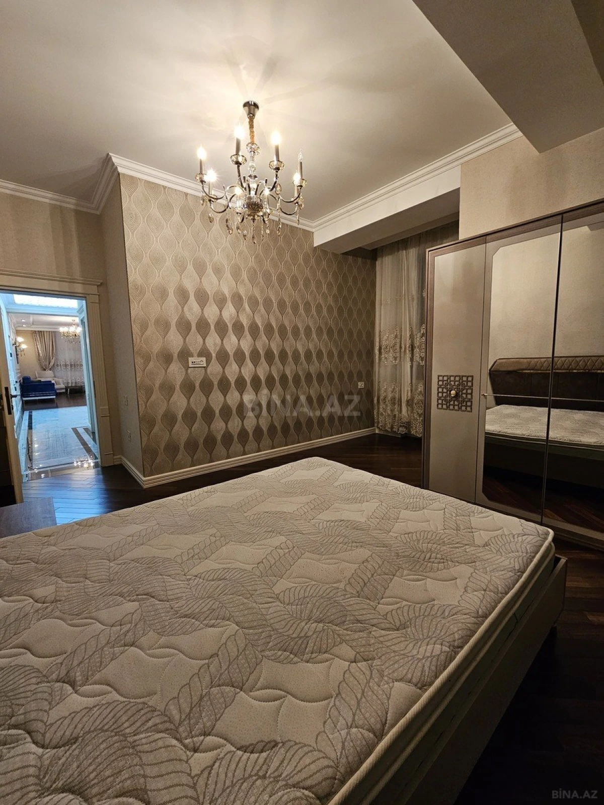 Kirayə verilir 2 otaqlı mənzil 91 m²