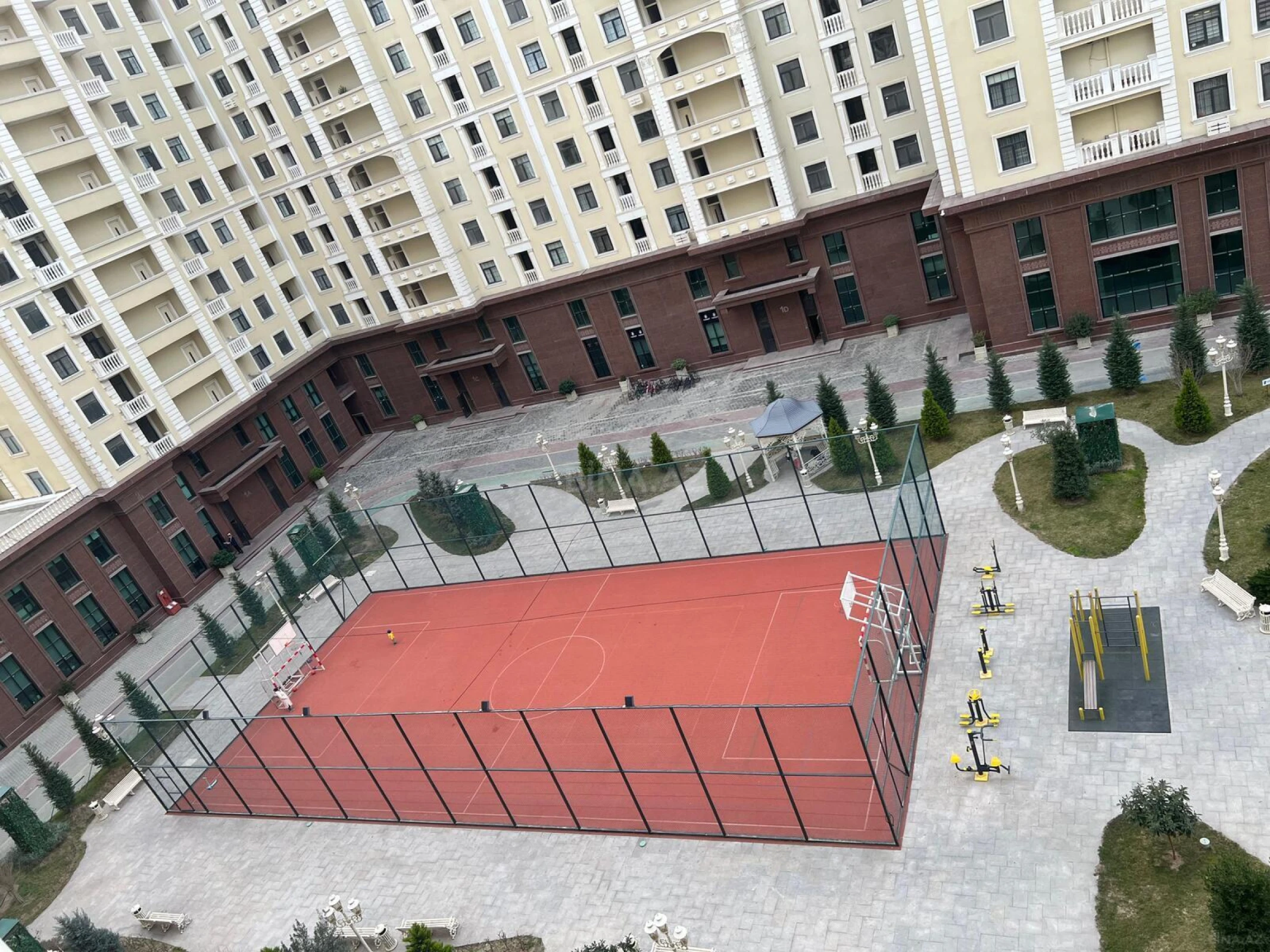 Kirayə verilir 2 otaqlı mənzil 91 m²