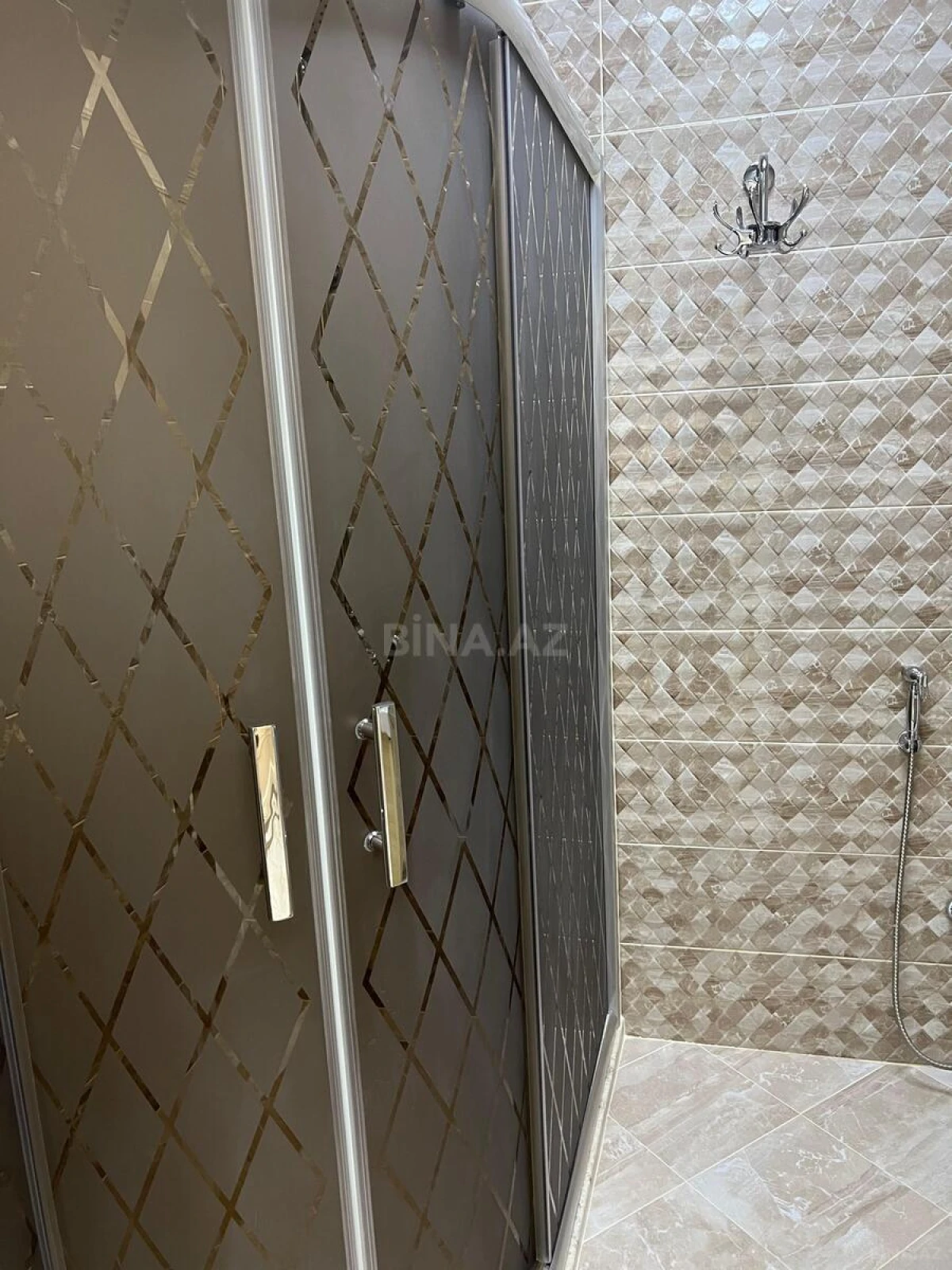 Kirayə verilir 2 otaqlı mənzil 91 m²