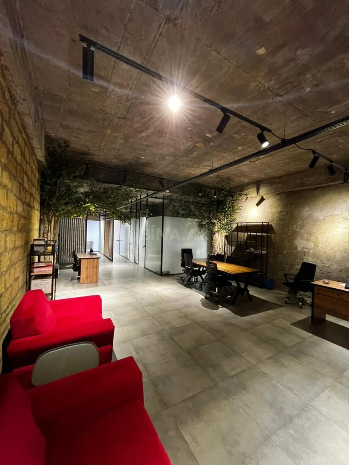 Kirayə verilir 2 otaqlı ofis 115 m²