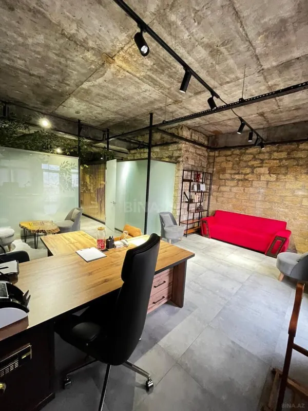 Kirayə verilir 2 otaqlı ofis 115 m²