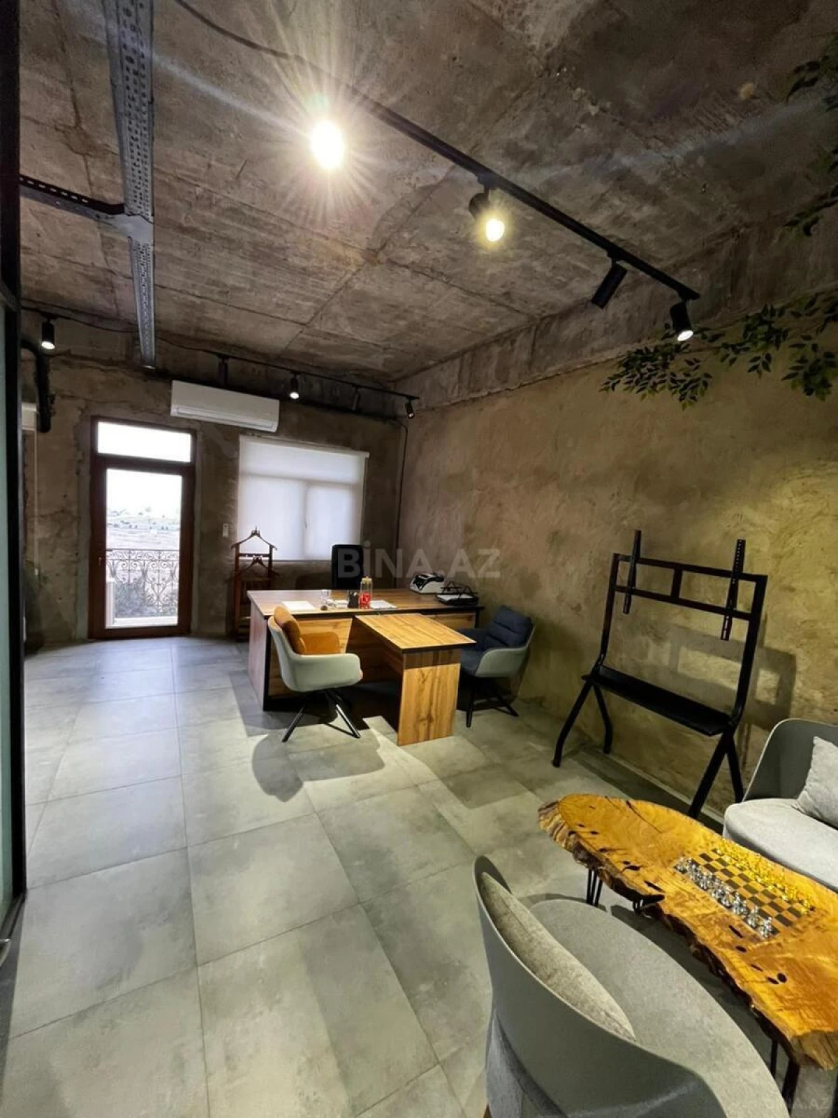 Kirayə verilir 2 otaqlı ofis 115 m²