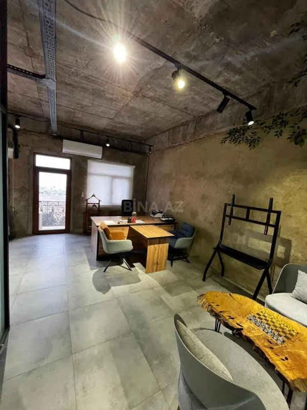Kirayə verilir 2 otaqlı ofis 115 m²