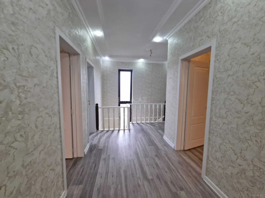 Satılır 5 otaqlı həyət evi 184 m²