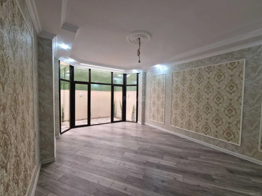 Satılır 5 otaqlı həyət evi 184 m²