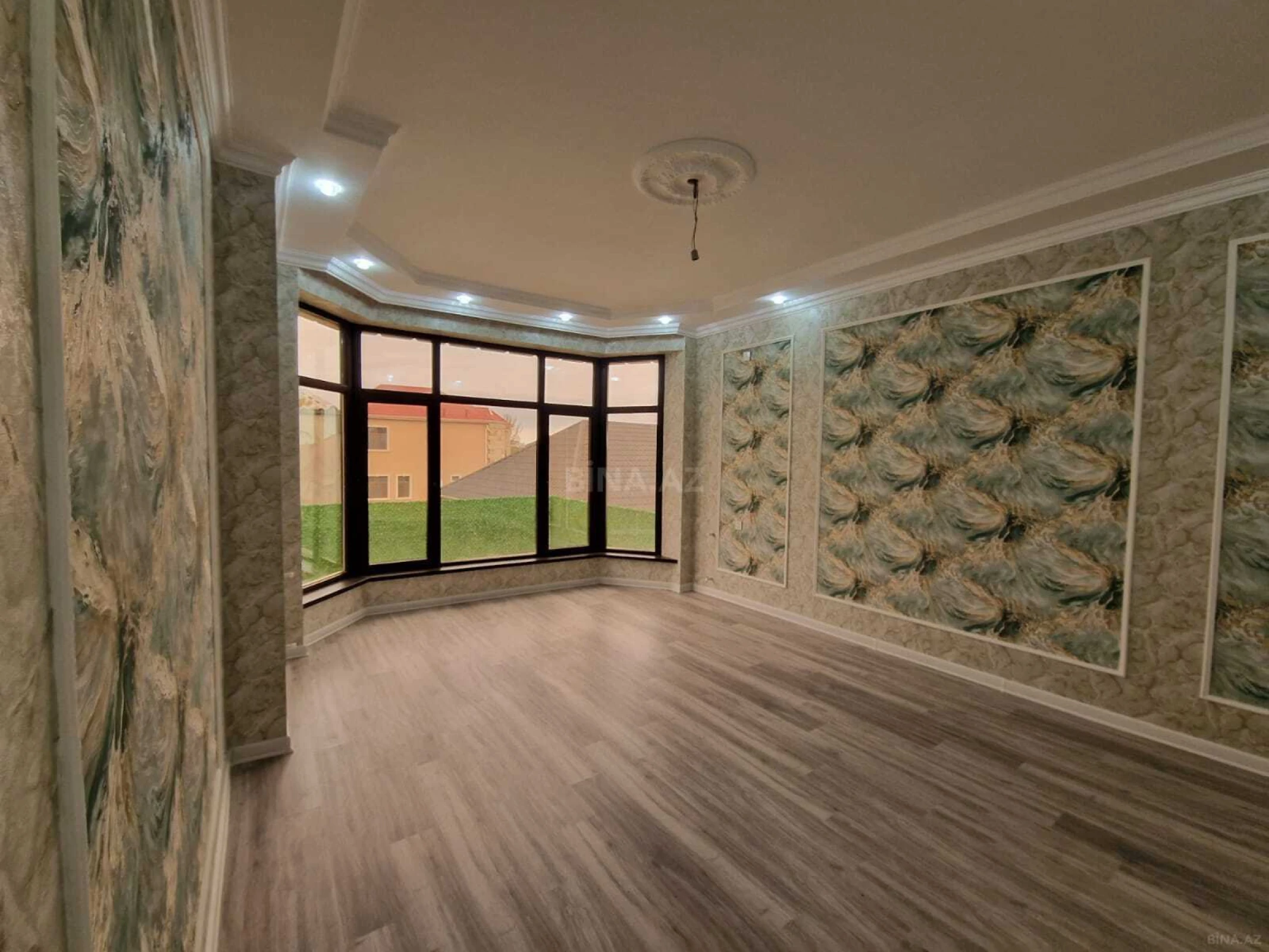 Satılır 5 otaqlı həyət evi 184 m²