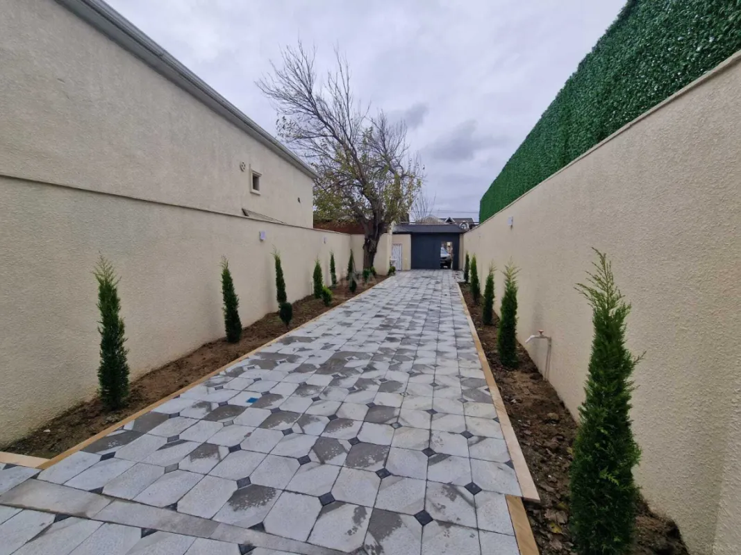 Satılır 5 otaqlı həyət evi 184 m²