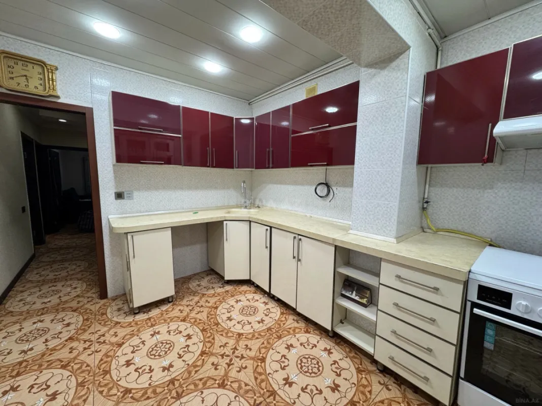 Satılır 3 otaqlı mənzil 82 m²
