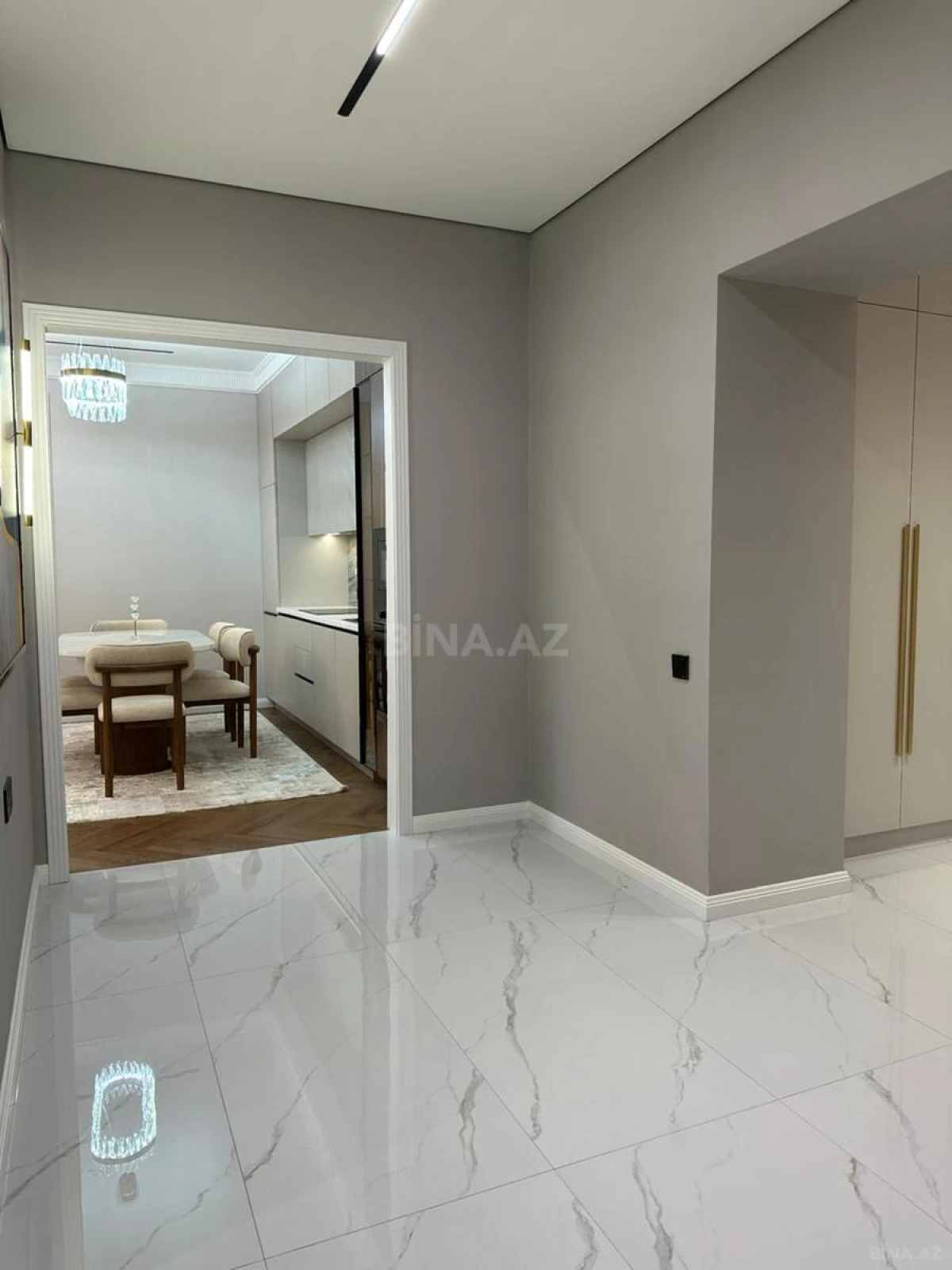 Satılır 3 otaqlı mənzil 110 m²
