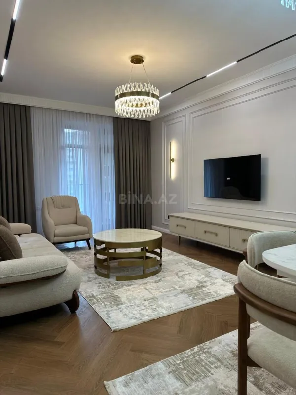 Satılır 3 otaqlı mənzil 110 m²