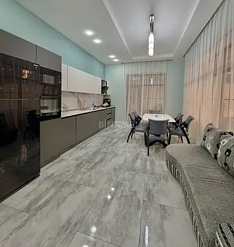 Satılır 4 otaqlı həyət evi 180 m²