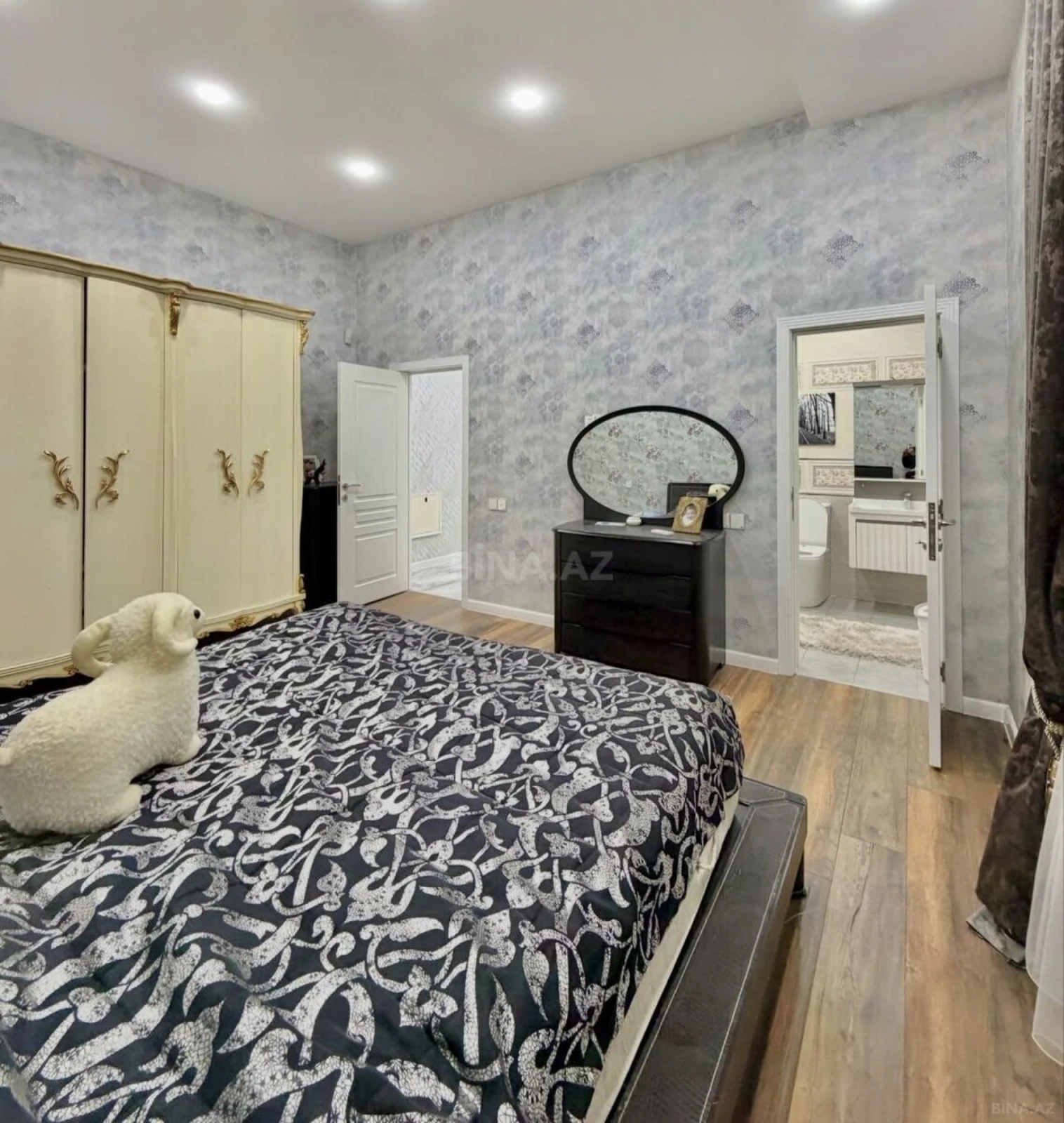 Satılır 4 otaqlı həyət evi 180 m²
