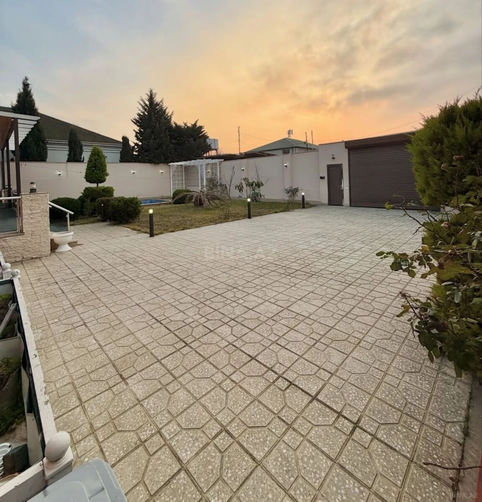 Satılır 4 otaqlı həyət evi 180 m²