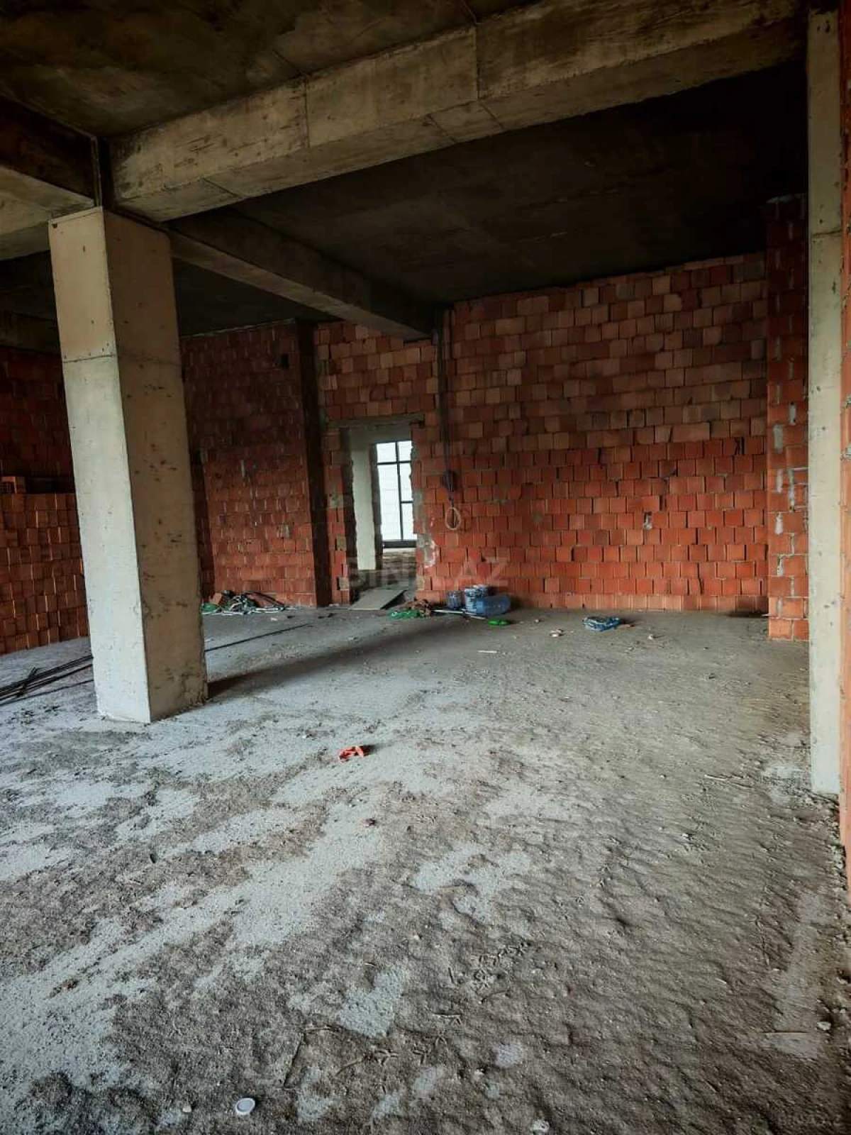 Satılır 2 otaqlı mənzil 124.3 m²