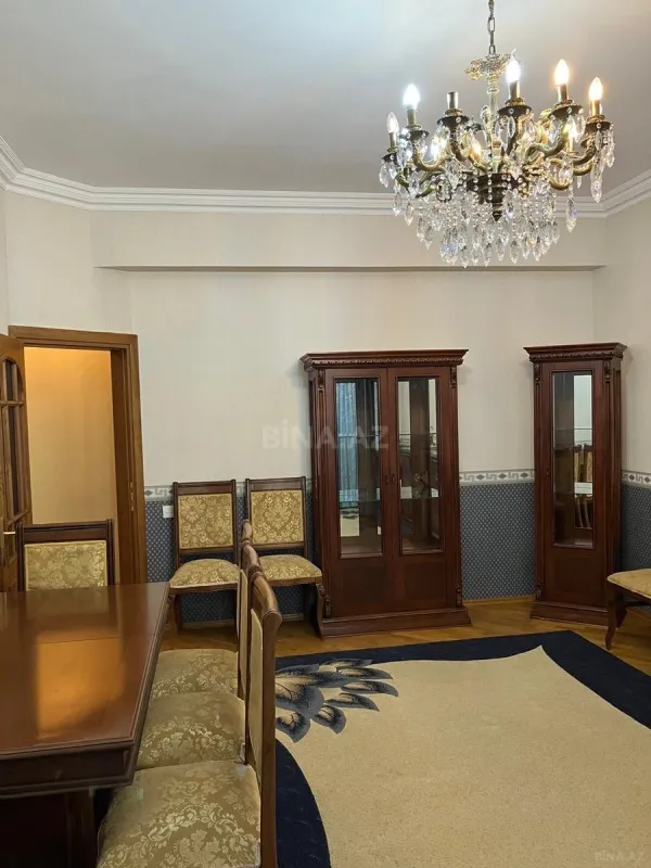 Kirayə verilir 2 otaqlı mənzil 75 m²