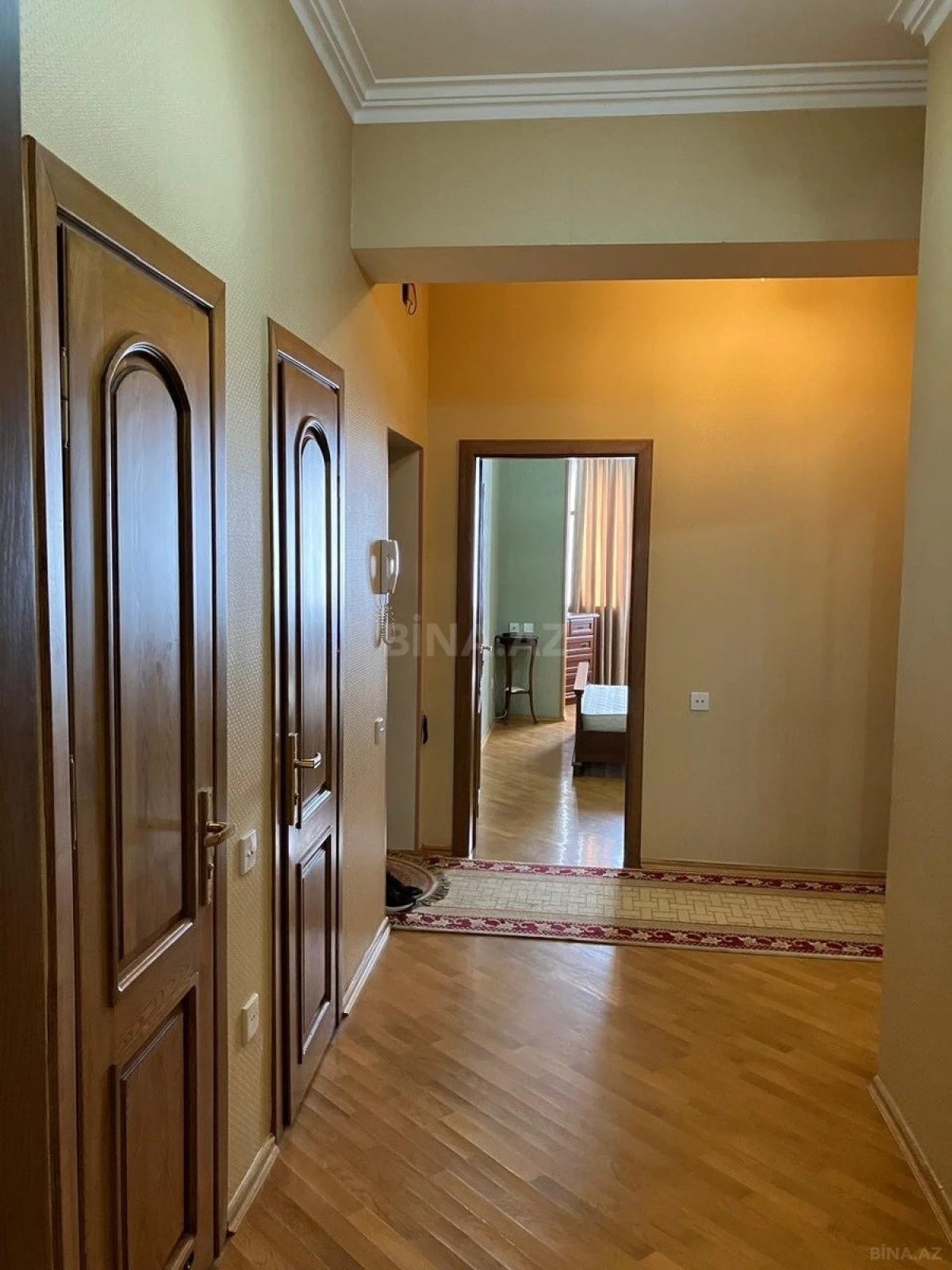 Kirayə verilir 2 otaqlı mənzil 75 m²