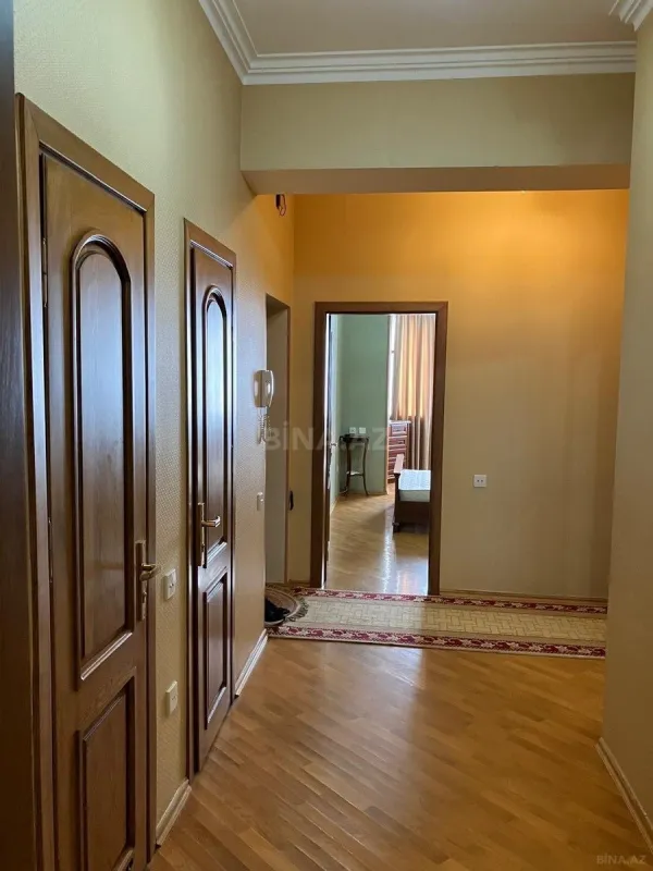 Kirayə verilir 2 otaqlı mənzil 75 m²