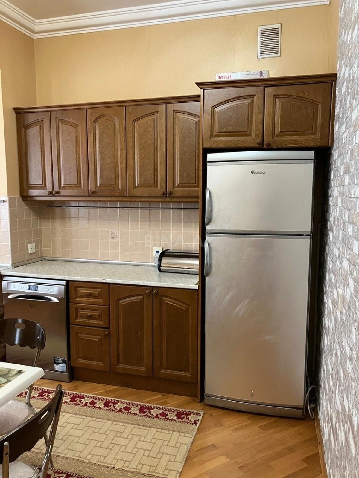 Kirayə verilir 2 otaqlı mənzil 75 m²