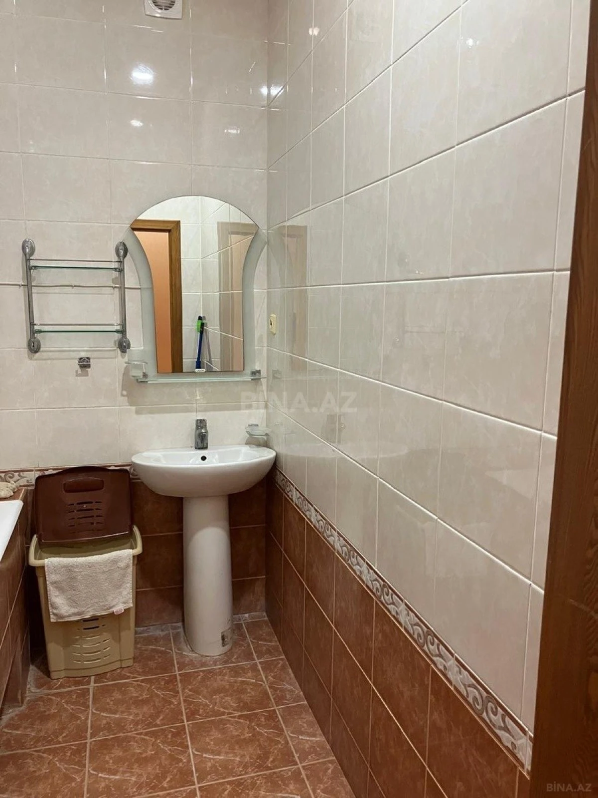 Kirayə verilir 2 otaqlı mənzil 75 m²