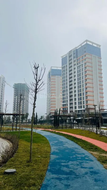 Satılır 4 otaqlı mənzil 130 m²