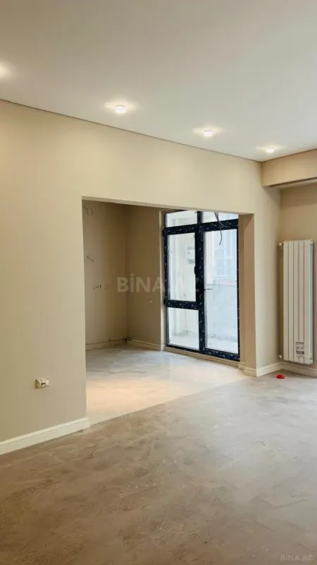 Satılır 4 otaqlı mənzil 130 m²