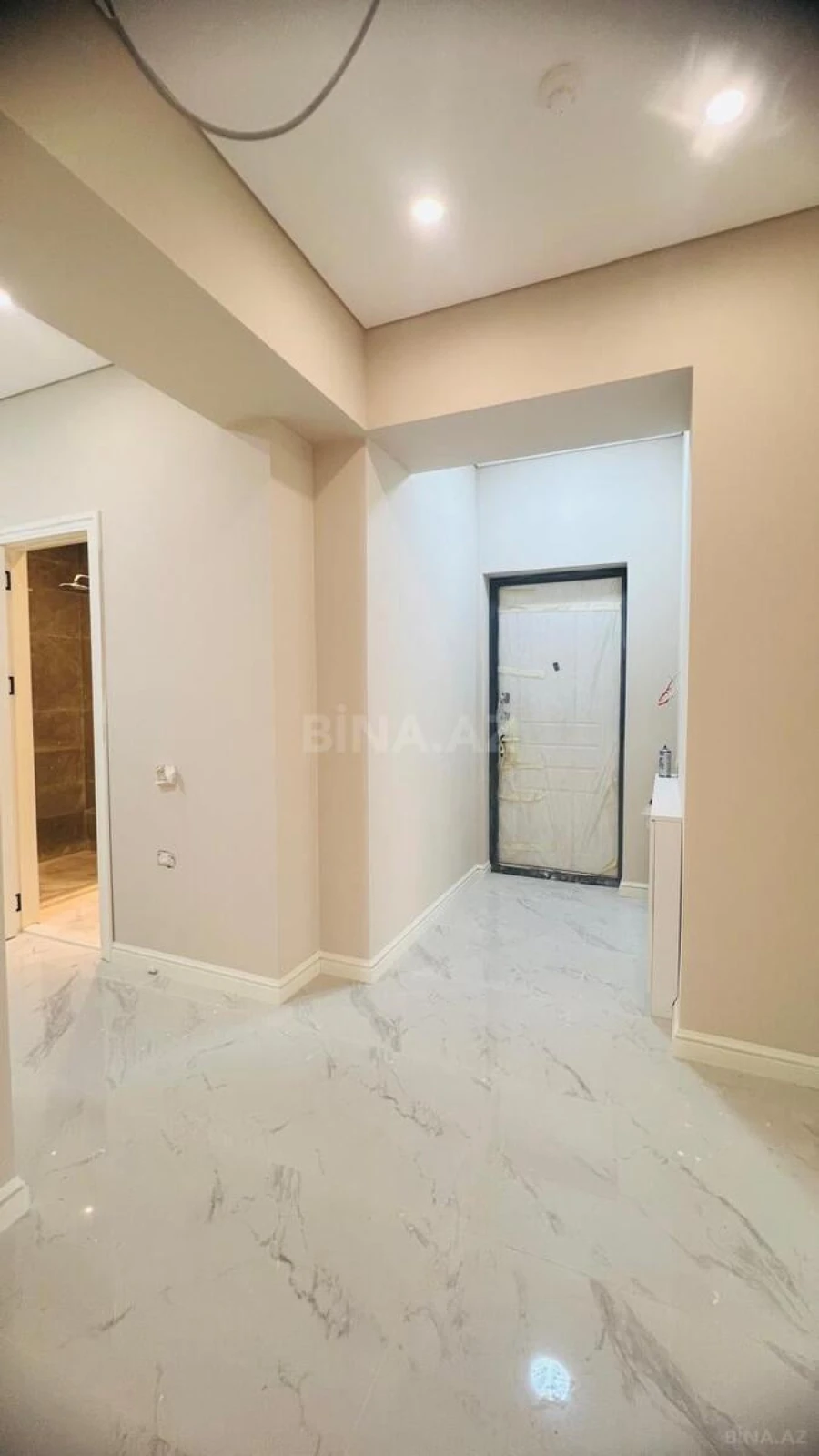 Satılır 4 otaqlı mənzil 130 m²