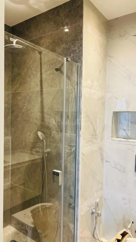 Satılır 4 otaqlı mənzil 130 m²