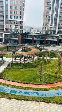 Satılır 4 otaqlı mənzil 130 m²