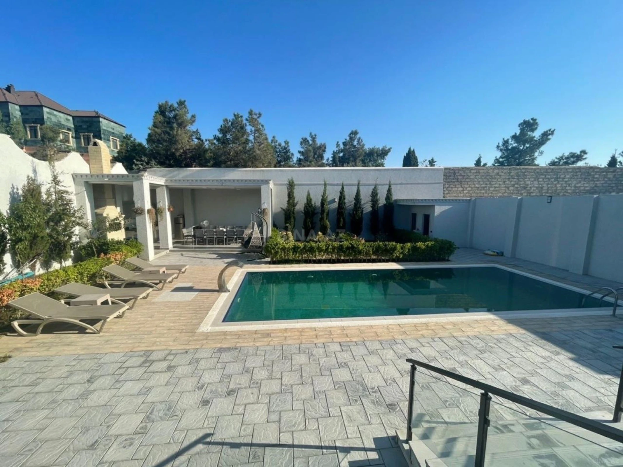 Kirayə verilir 5 otaqlı həyət evi 380 m²