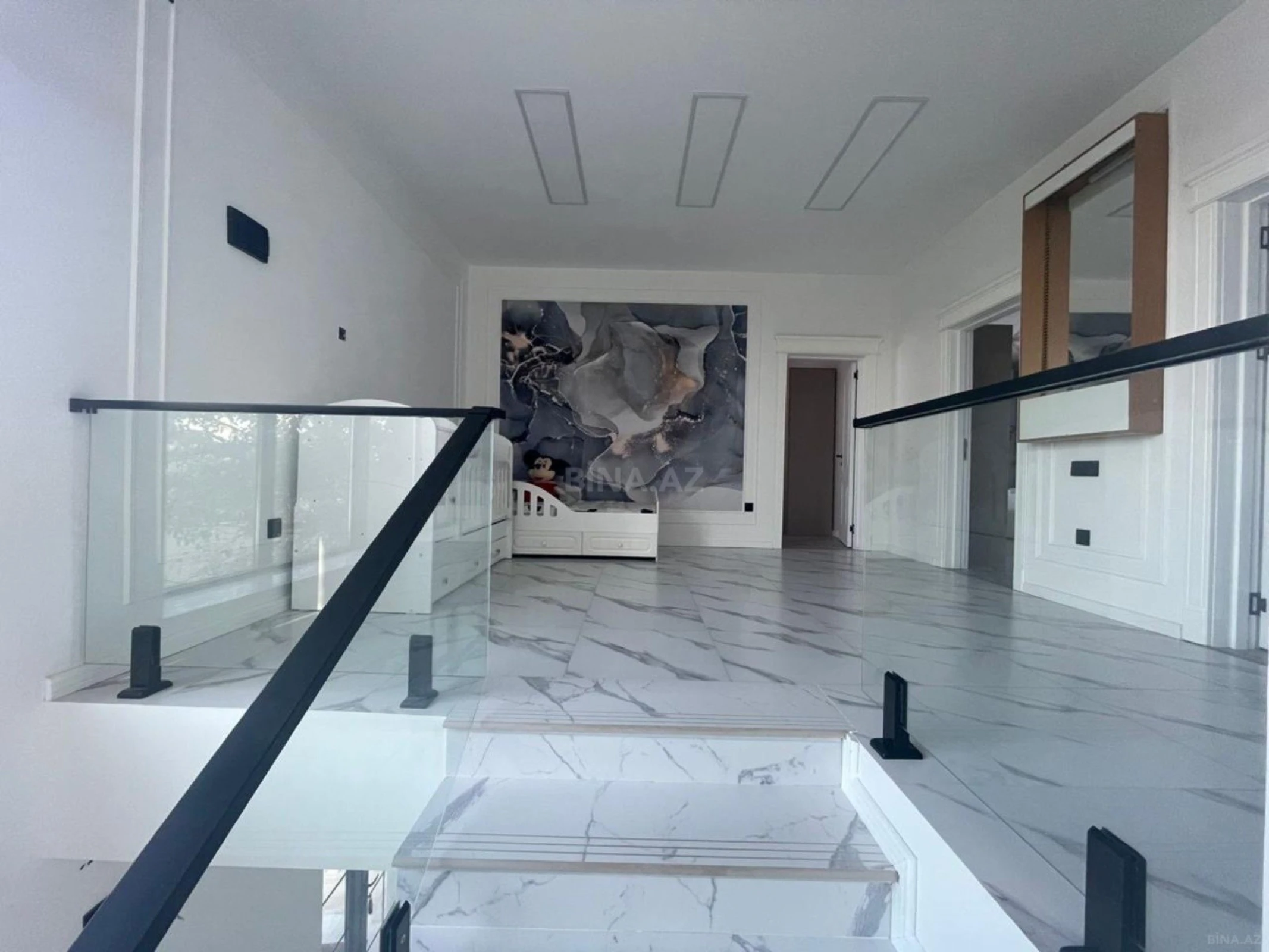 Kirayə verilir 5 otaqlı həyət evi 380 m²