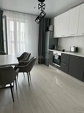 Kirayə verilir 3 otaqlı mənzil 120 m²