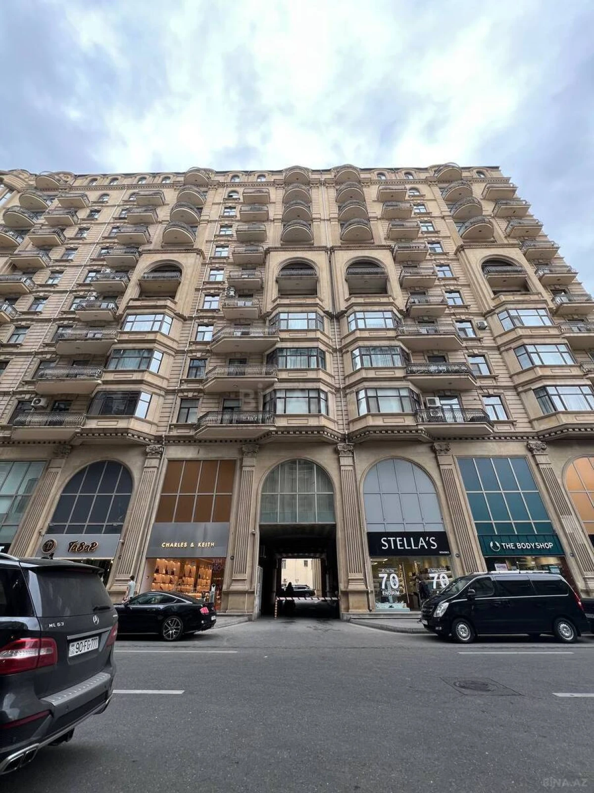 Kirayə verilir 3 otaqlı mənzil 130 m²