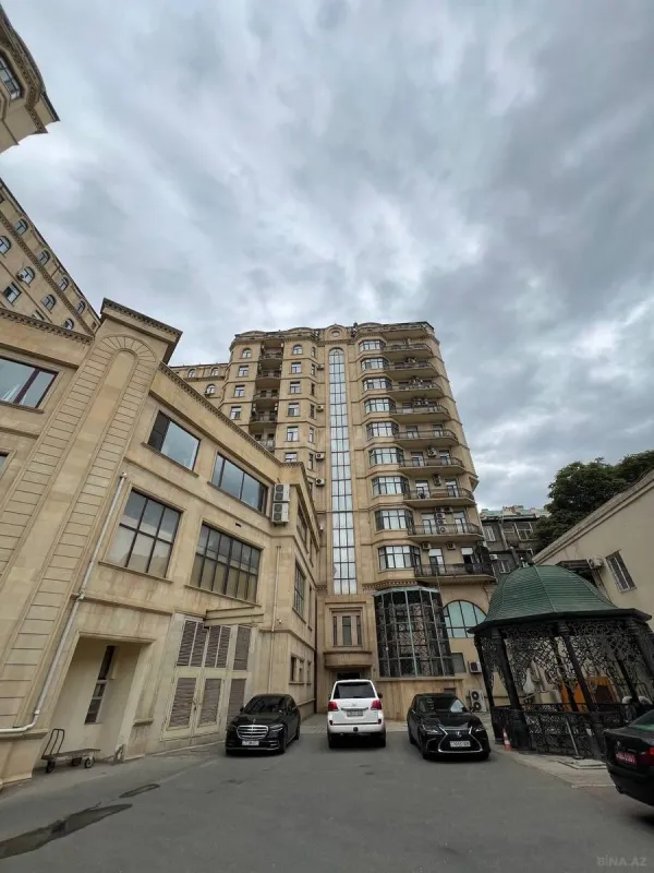 Kirayə verilir 3 otaqlı mənzil 130 m²