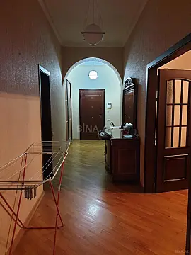 Kirayə verilir 3 otaqlı mənzil 130 m²