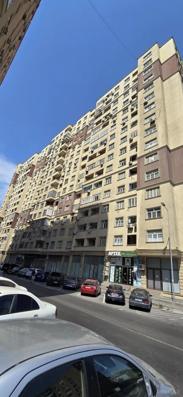Satılır 2 otaqlı mənzil 74 m²