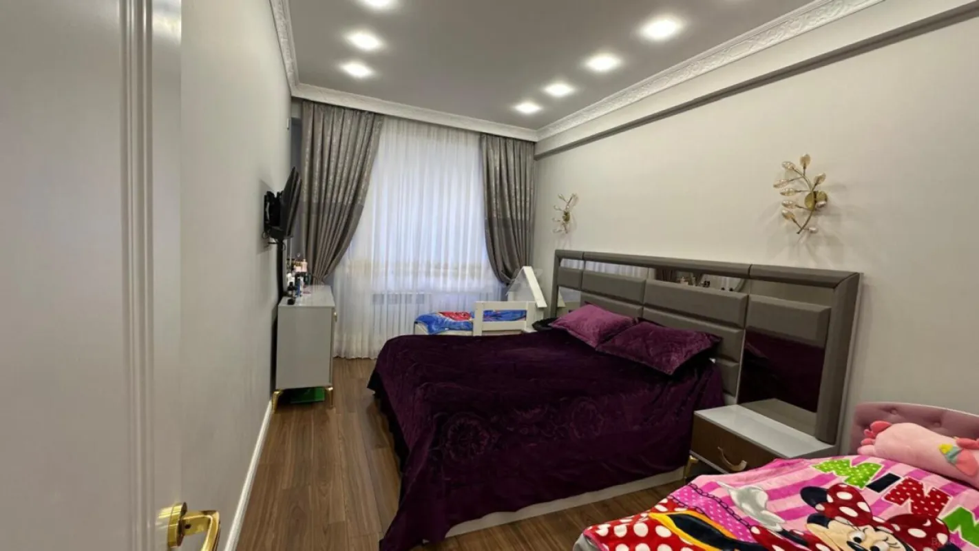 Satılır 2 otaqlı mənzil 85 m²