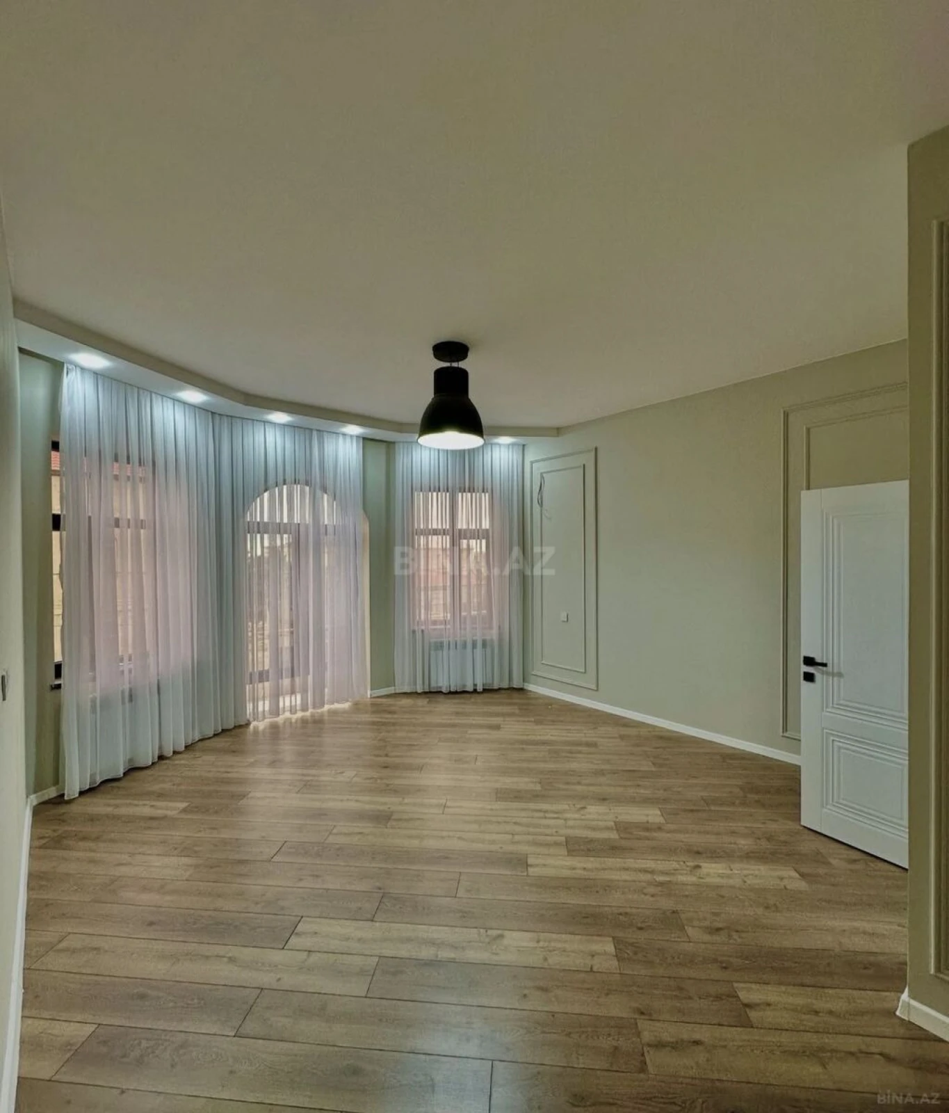 Satılır 5 otaqlı həyət evi 220 m²