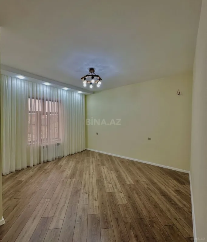 Satılır 5 otaqlı həyət evi 220 m²