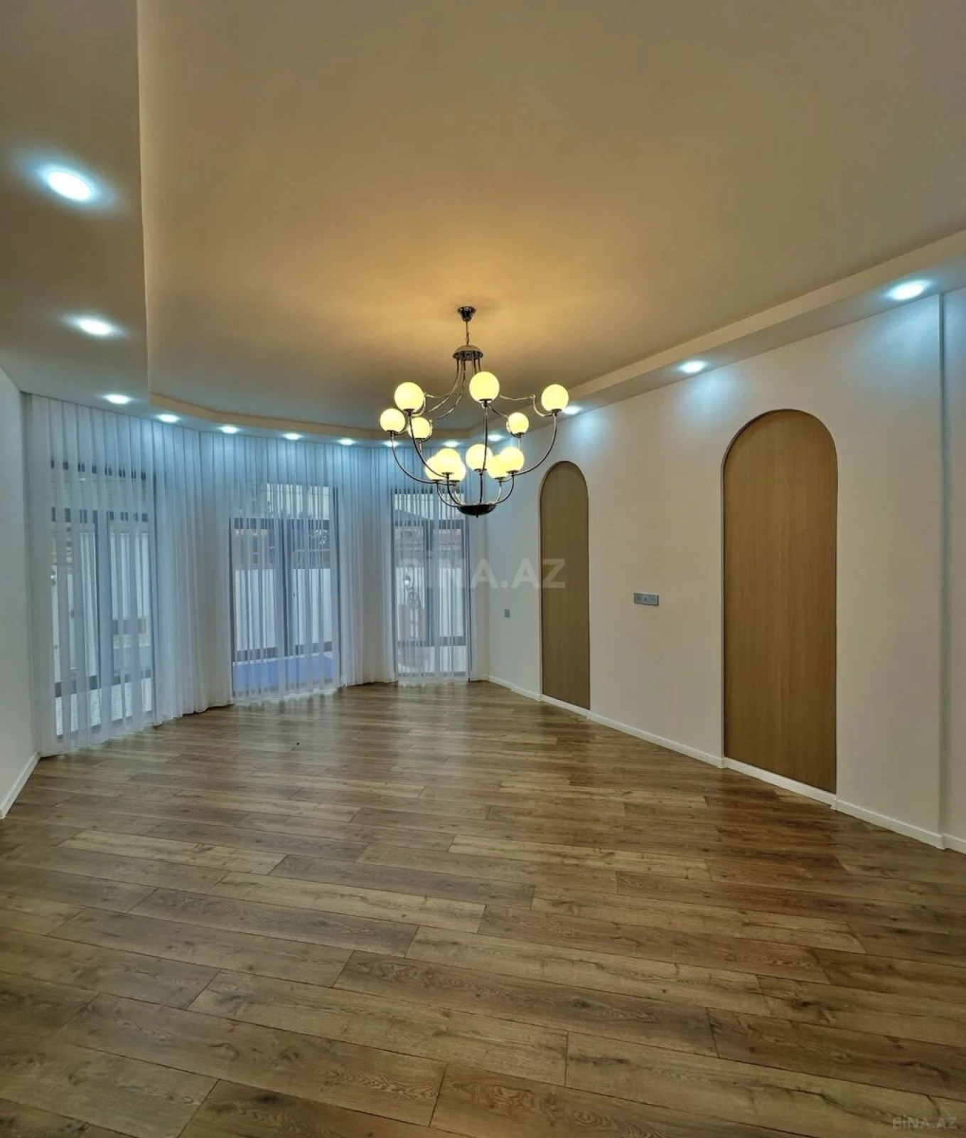 Satılır 5 otaqlı həyət evi 220 m²