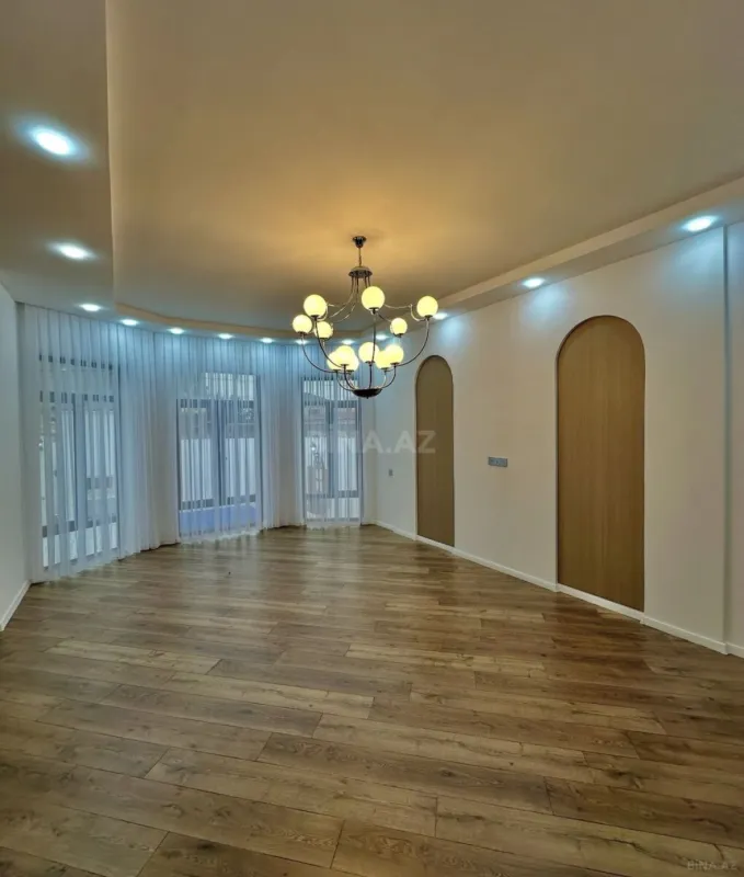 Satılır 5 otaqlı həyət evi 220 m²