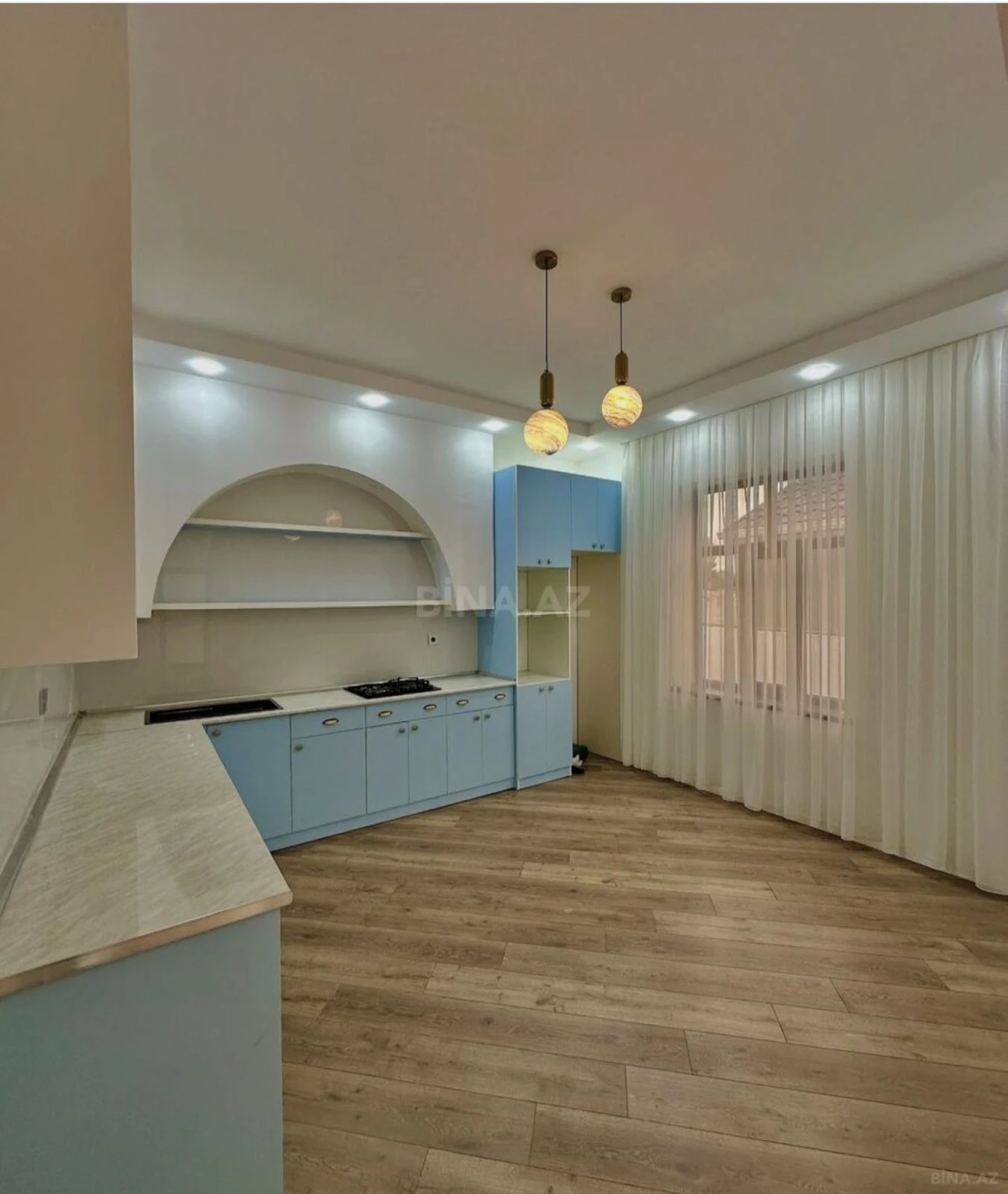 Satılır 5 otaqlı həyət evi 220 m²