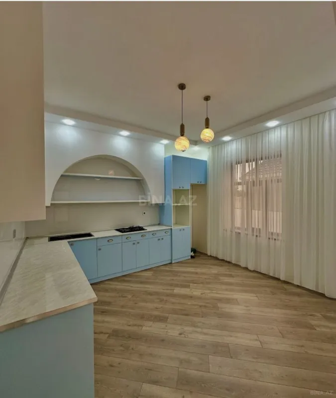 Satılır 5 otaqlı həyət evi 220 m²