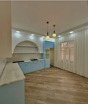 Satılır 5 otaqlı həyət evi 220 m²