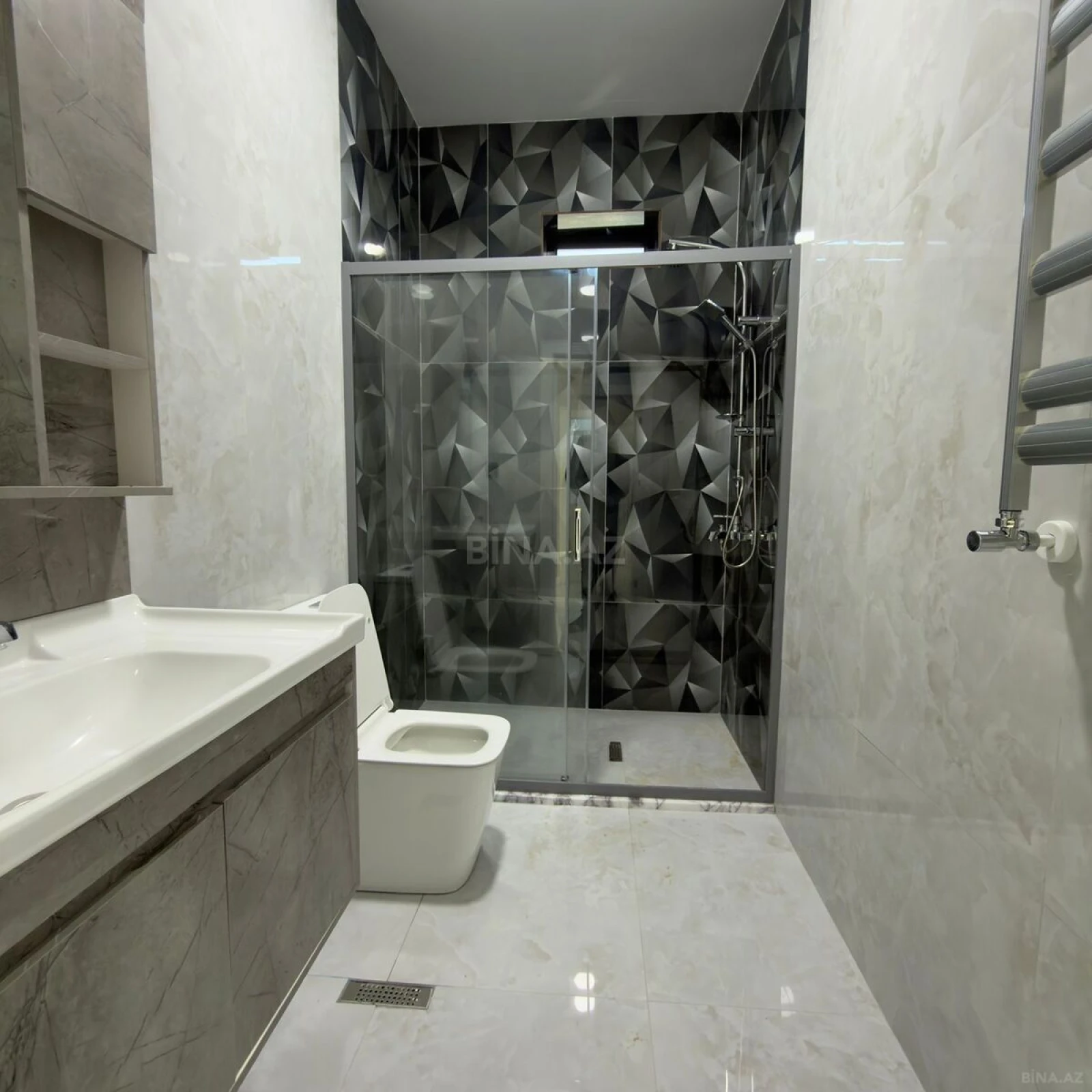 Satılır 4 otaqlı həyət evi 160 m²