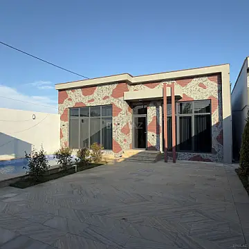 Satılır 4 otaqlı həyət evi 160 m²