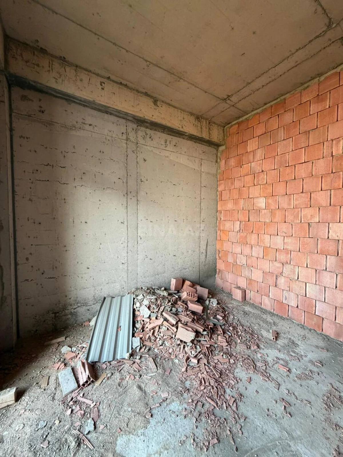 Satılır 2 otaqlı mənzil 44 m²