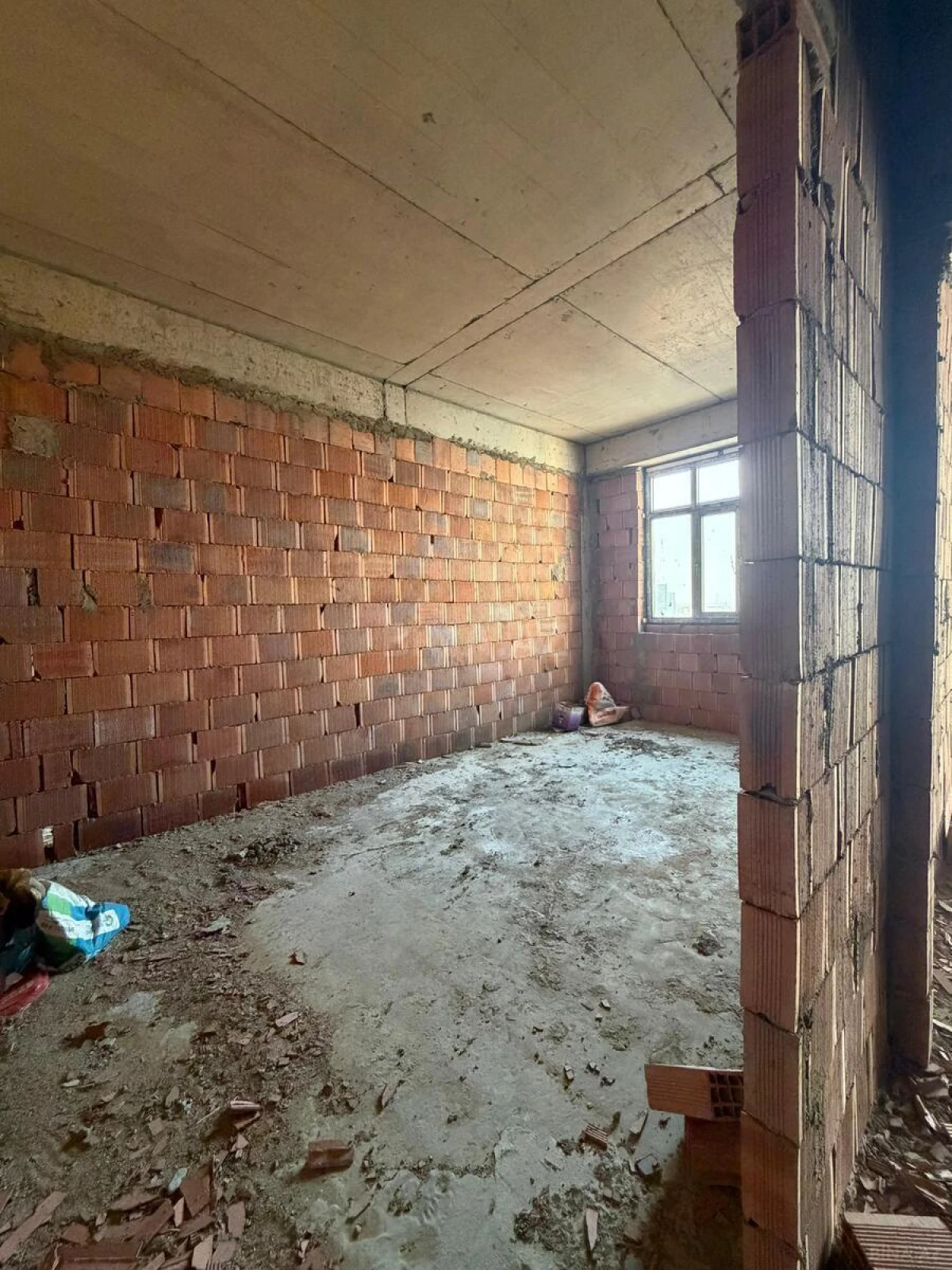 Satılır 2 otaqlı mənzil 44 m²